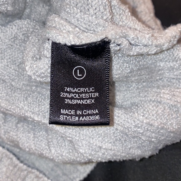 Open back knitted top - Picture 3 of 3